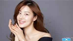 Actress Han Ji-hye