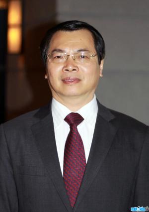 Minister Vu Huy Hoang