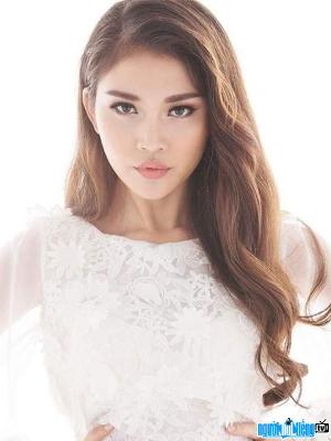 Model Chung Huyen Thanh