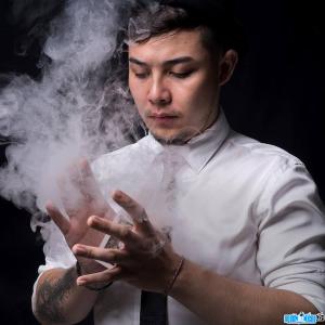 Magician Viet Anh Adrian