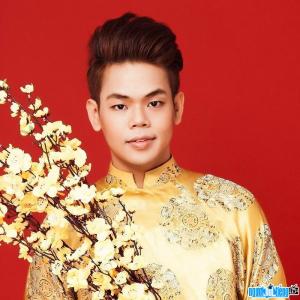 Youtube star Pham Van Du