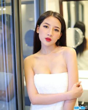 Ảnh Hot girl Nguyễn Lâm Hoàng Quyên