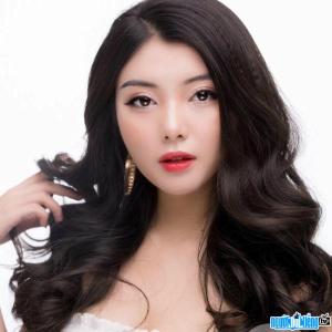 Makeup expert Pham Hong Nhung