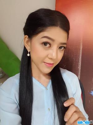 Performer Hong Trang