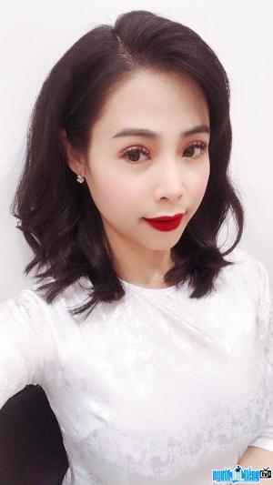 Performer Dinh Huong Thuy