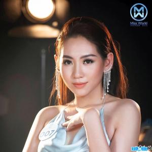 Model Huynh Ai Xuan