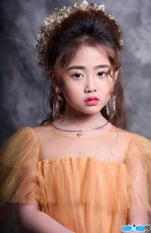 Child model Nguyen Le Khanh Linh