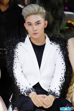 Fashion designer Nguyen Dat